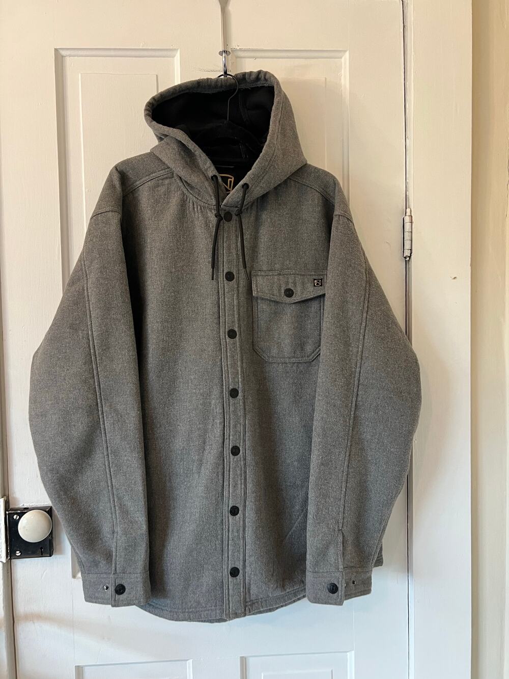 Noble Outfitters mens XL button up fleece lined gray shacket hooded light coat